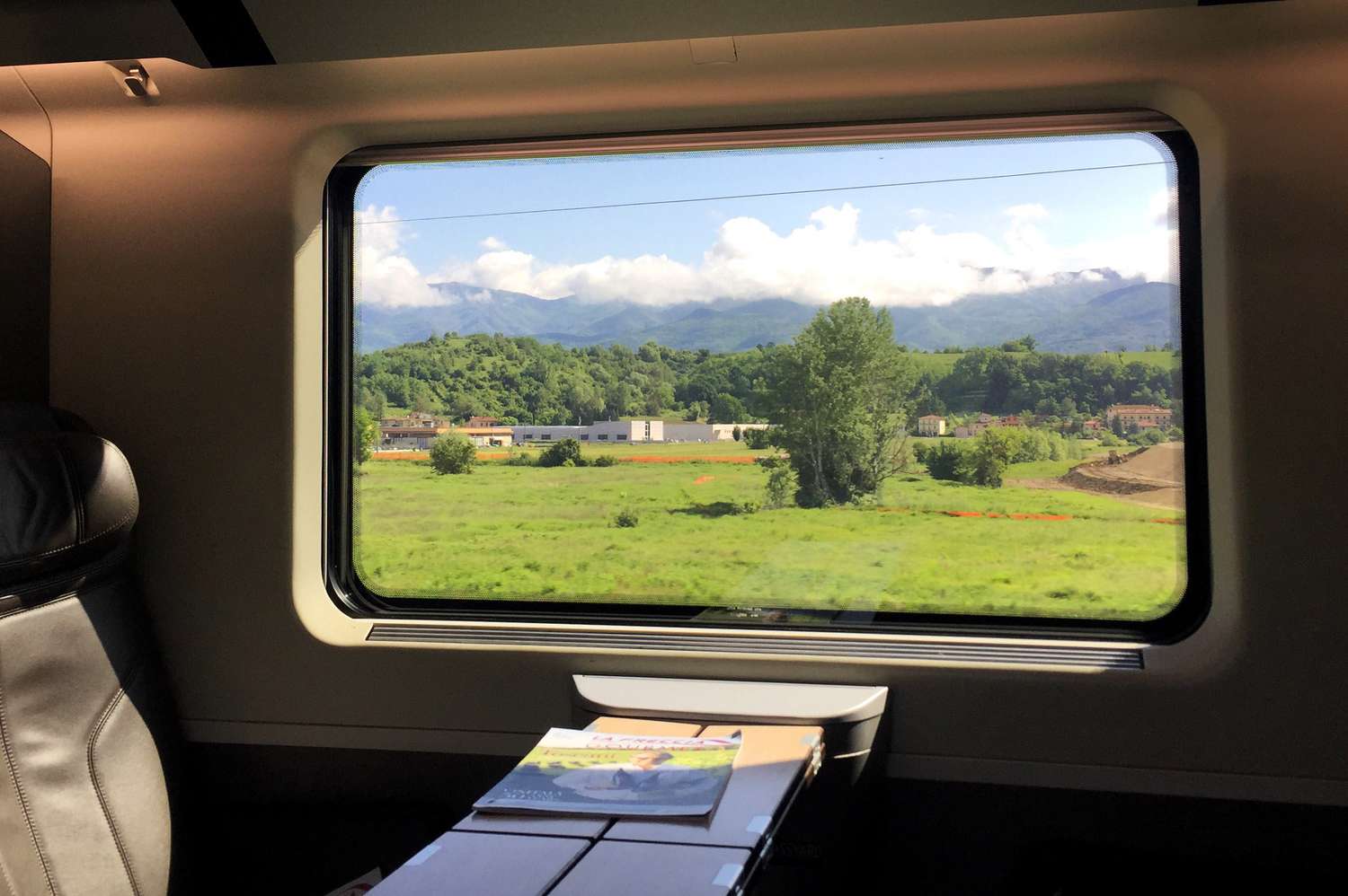 Train from Civitavecchia to Rome with passengers and luggage